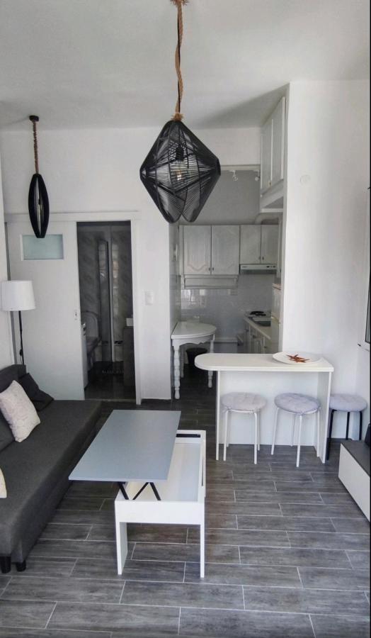 Shades Apartment Скиатос Екстериор снимка