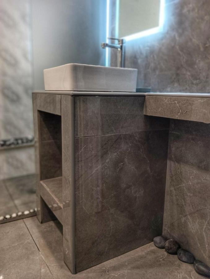 Shades Apartment Скиатос Екстериор снимка